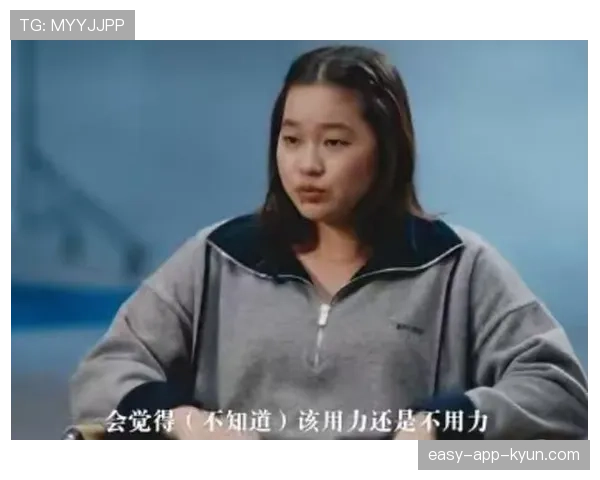 全红婵偷偷吃零食被教练抓包，下一秒直接翻三个跟头跑路
