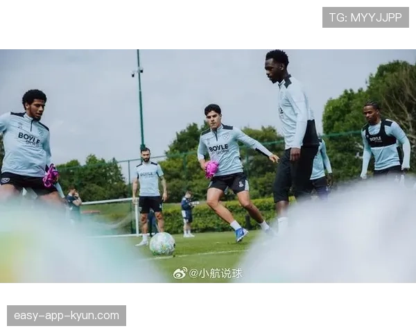 西汉姆联近期阵容调整影响联赛表现，防守短板在关键场次凸显